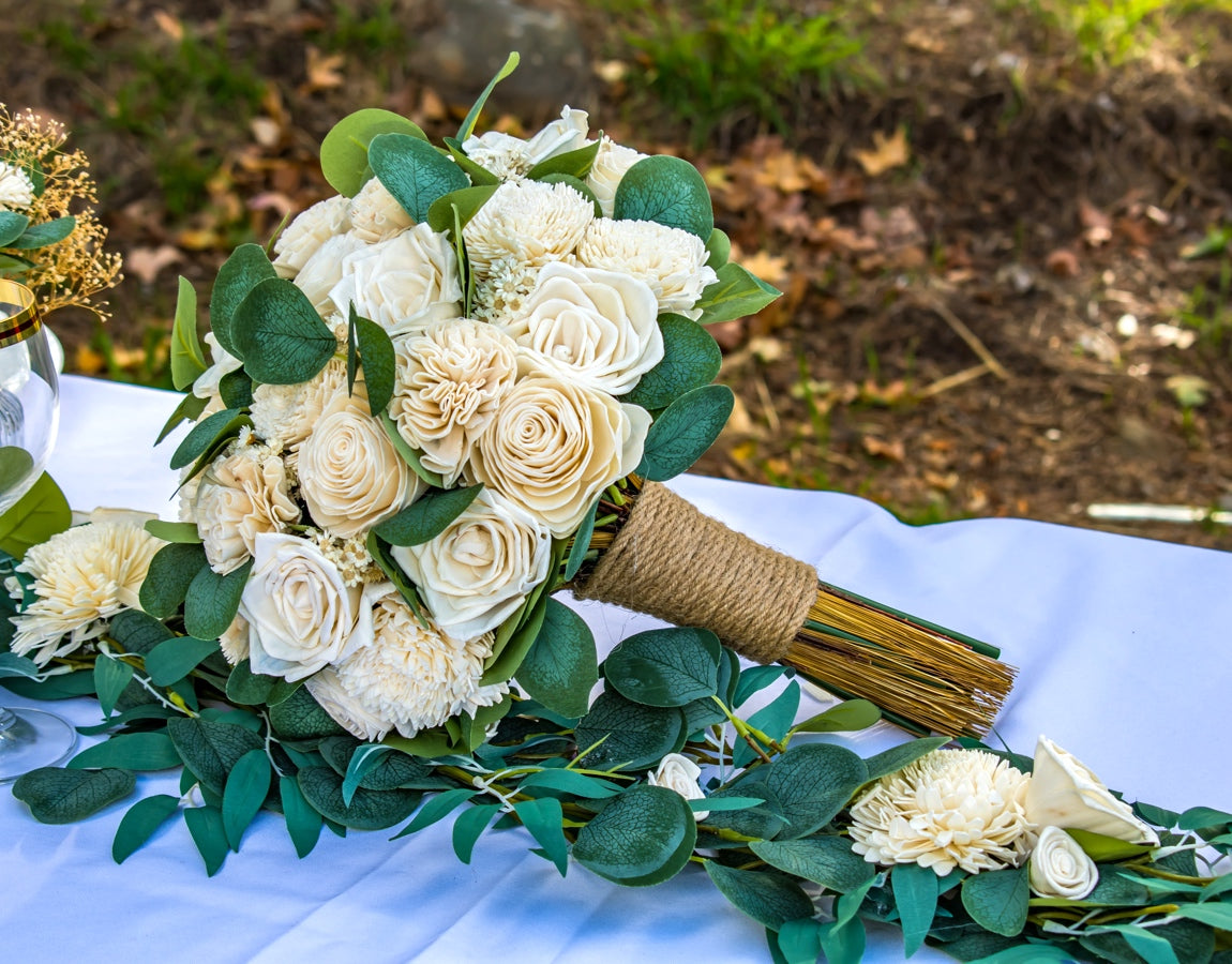 How to make an easy bridesmaid bouquet using wood flowers (DIY Kit) 