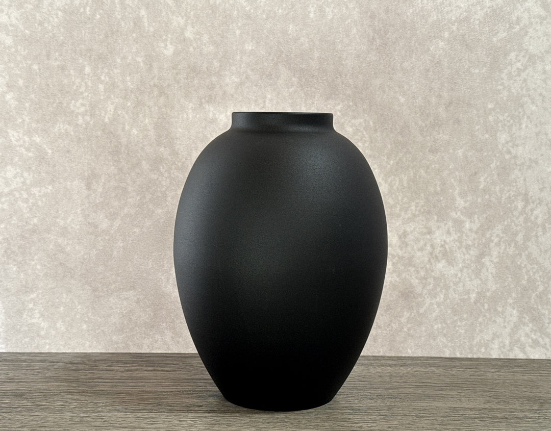 Tara Vase - Matte Black - Luv Sola Flowers